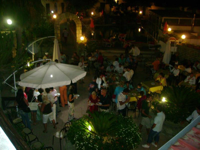 Albergo Villa Hibiscus Forio  Bagian luar foto