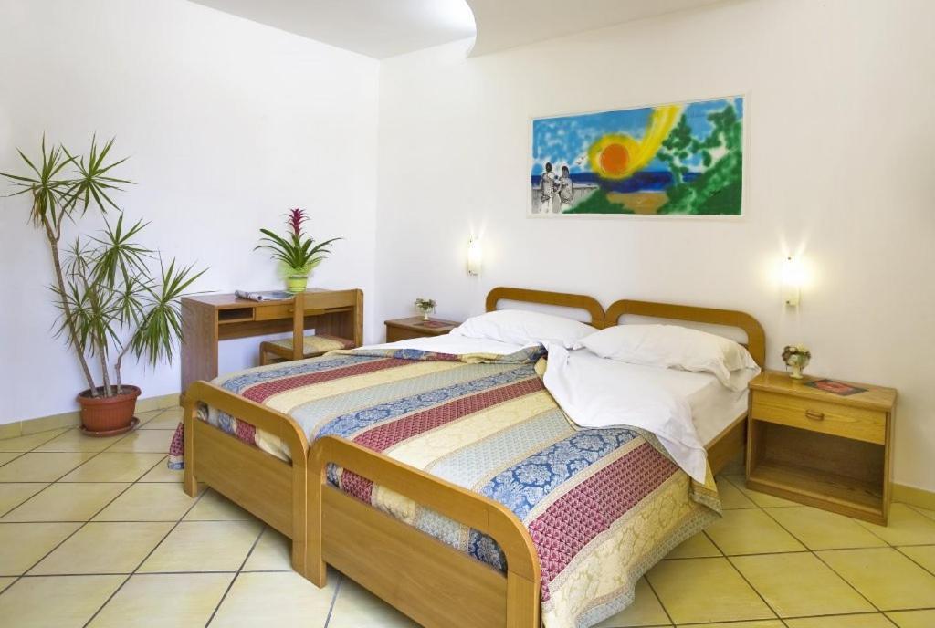 Albergo Villa Hibiscus Forio  Ruang foto