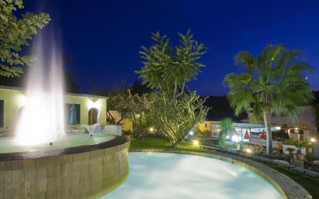 Albergo Villa Hibiscus Forio  Bagian luar foto